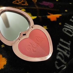Kim Chi thailor blush in Cheeky